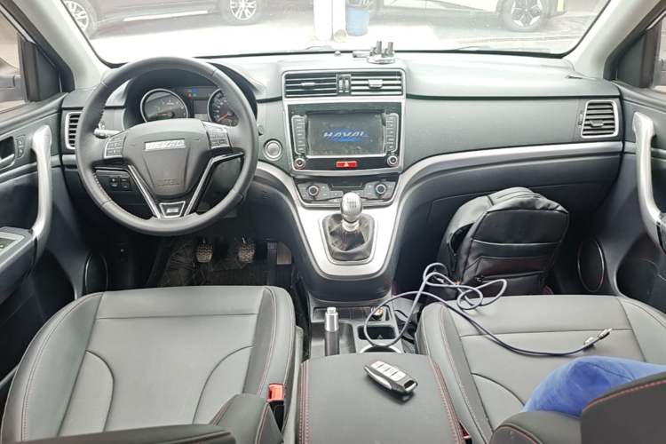 Used Haval M6 2019 1.5T Manual Two-Wheel Drive Elite Version China VI Standard Center Console