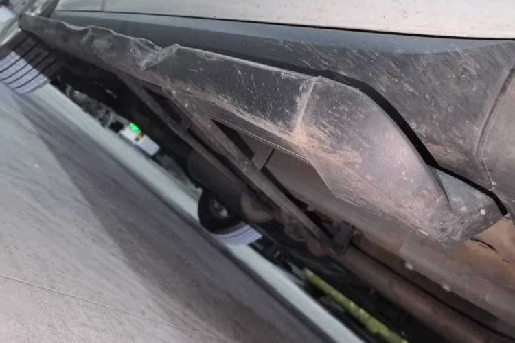 Used Haval M6 2019 1.5T DCT Two-Wheel Drive Elite Version China VI Standard Chassis Front Right