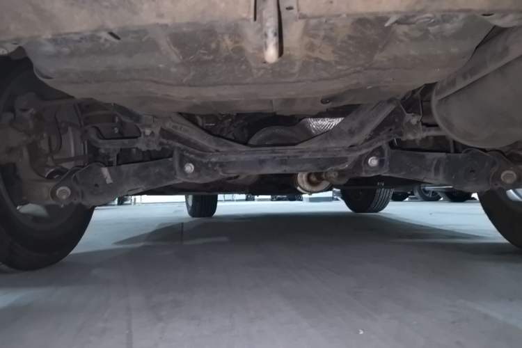Used Haval M6 2019 1.5T DCT Two-Wheel Drive Elite Version China VI Standard Chassis Rear