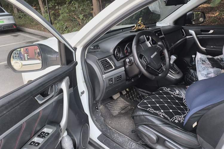 Used Haval M6 2019 1.5T DCT Two-Wheel Drive Value Edition China VI Standard Driver Seat