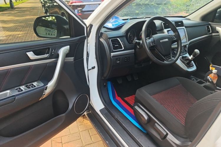 Used Haval M6 2019 1.5T Manual Two-Wheel Drive Urban Version China VI Standard Driver Seat