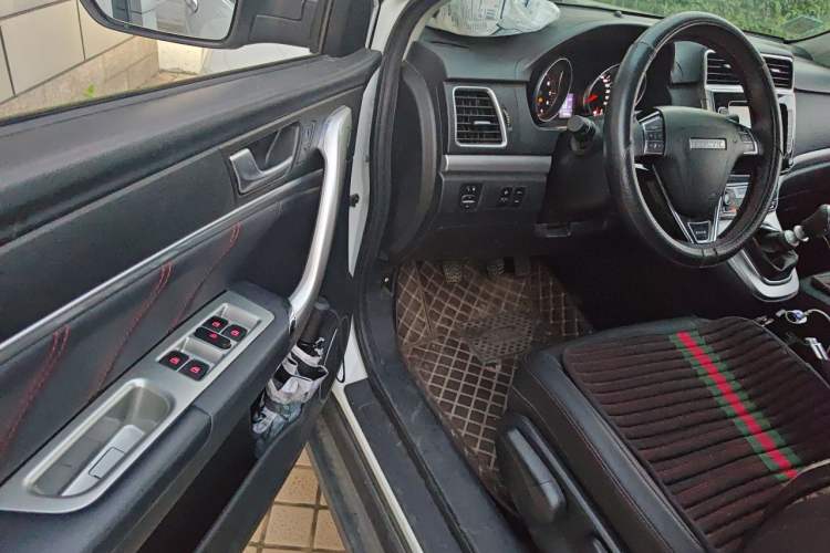 Used Haval M6 2019 1.5T Manual Two-Wheel Drive Elite Version China VI Standard Driver Seat