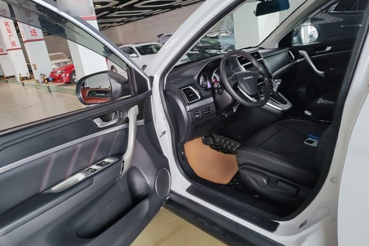 Used Haval M6 2019 1.5T DCT Two-Wheel Drive Elite Version China VI Standard Driver Seat