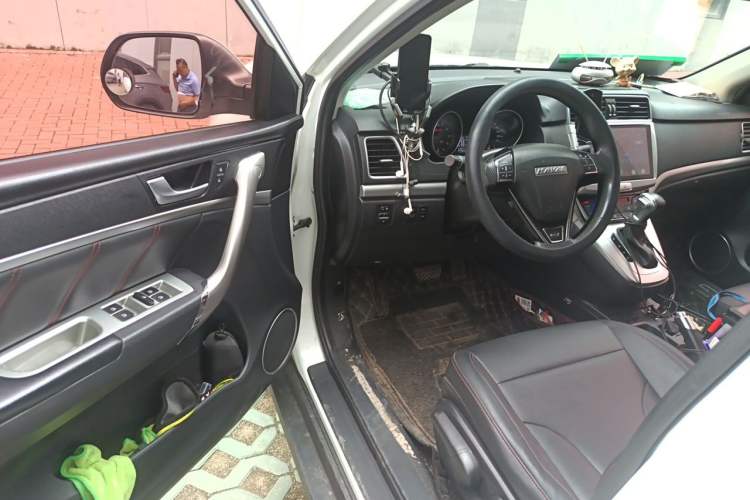 Used Haval M6 2019 1.5T DCT Two-Wheel Drive Value Edition China VI Standard Driver Seat