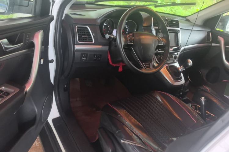 Used Haval M6 2019 1.5T Manual Two-Wheel Drive Elite Version China VI Standard Driver Seat