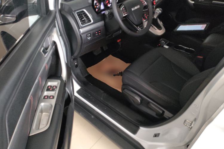 Used Haval M6 2019 1.5T DCT Two-Wheel Drive Elite Version China VI Standard Driver Seat