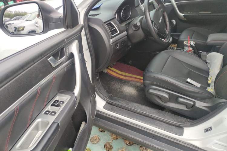 Used Haval M6 2019 1.5T Manual Two-Wheel Drive Elite Version China VI Standard Driver Seat