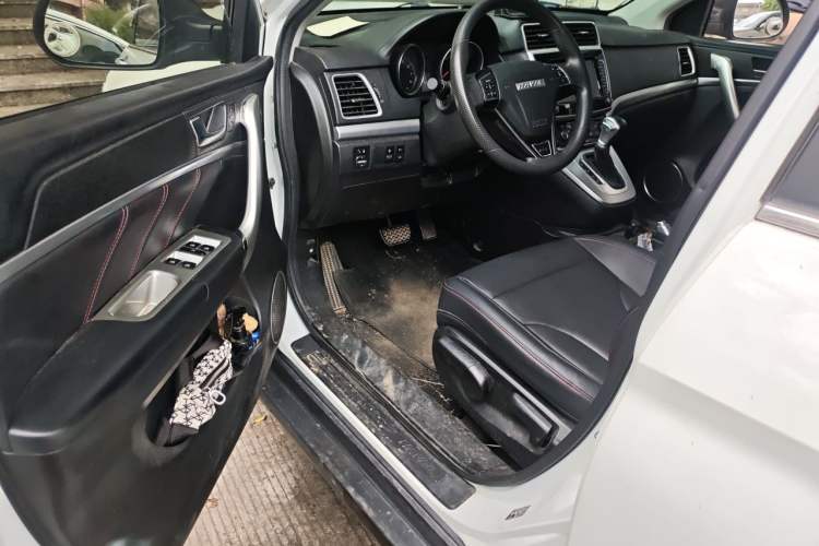 Used Haval M6 2019 1.5T DCT Two-Wheel Drive Value Edition China VI Standard Driver Seat
