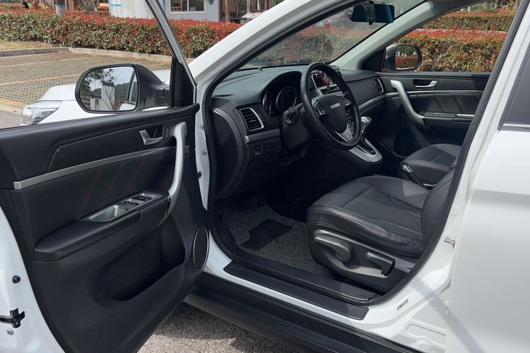 Used Haval M6 2019 1.5T DCT Two-Wheel Drive Value Edition China VI Standard Driver Seat