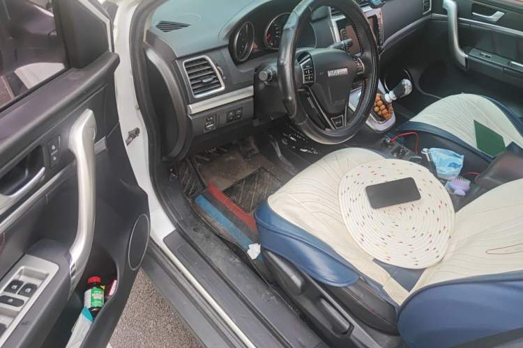 Used Haval M6 2019 1.5T Manual Two-Wheel Drive Elite Version China VI Standard Driver Seat