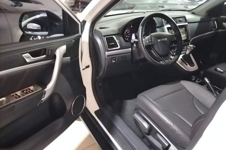 Used Haval M6 2019 1.5T DCT Two-Wheel Drive Value Edition China VI Standard Driver Seat