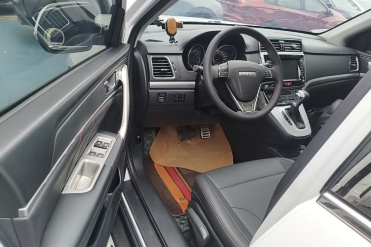 Used Haval M6 2019 1.5T DCT Two-Wheel Drive Elite Version China VI Standard Driver Seat