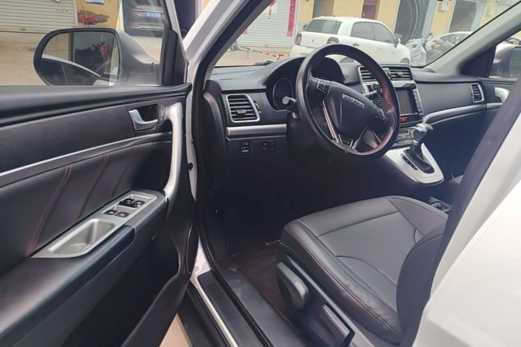 Used Haval M6 2019 1.5T DCT Two-Wheel Drive Value Edition China VI Standard Driver Seat