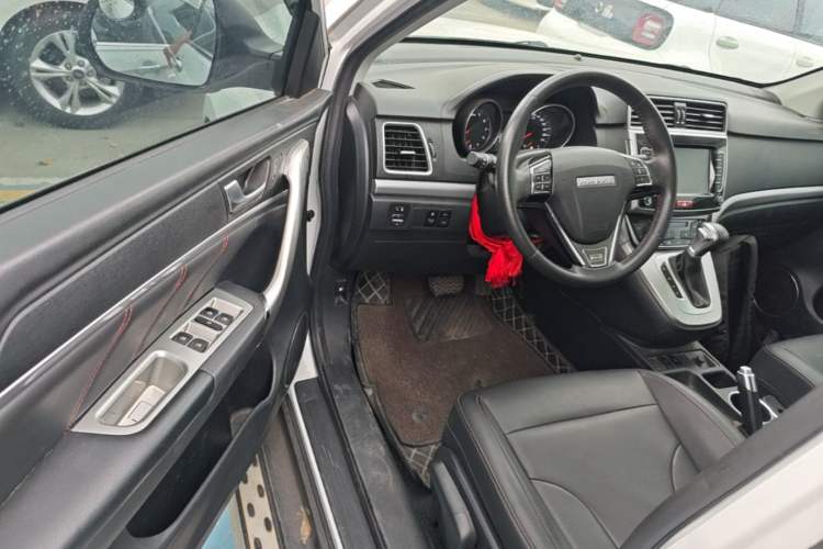 Used Haval M6 2019 1.5T DCT Two-Wheel Drive Elite Version China VI Standard Driver Seat