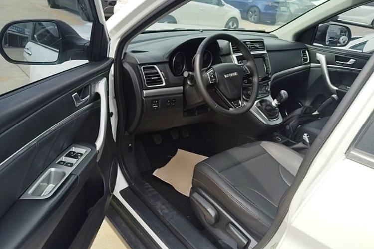 Used Haval M6 2019 1.5T Manual Two-Wheel Drive Elite Version China VI Standard Driver Seat