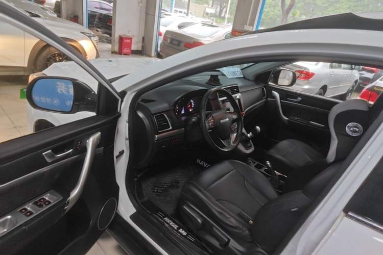 Used Haval M6 2019 1.5T Manual Two-Wheel Drive Elite Version China V Standard Driver Seat