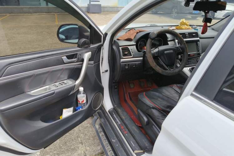 Used Haval M6 2019 1.5T Manual Two-Wheel Drive Elite Version China VI Standard Driver Seat
