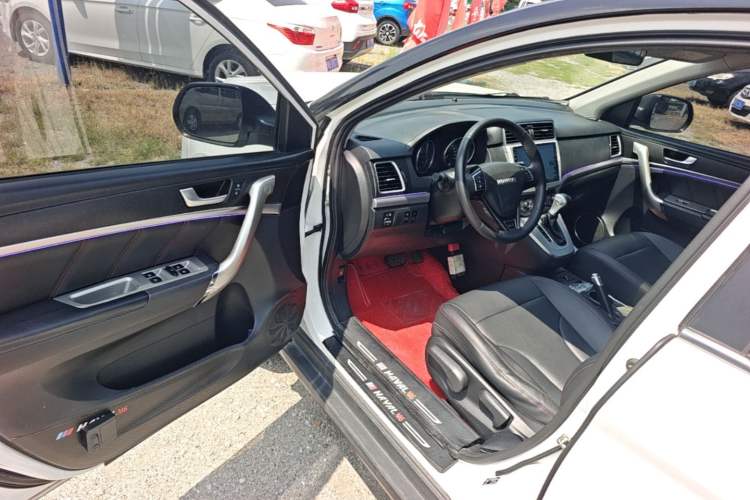 Used Haval M6 2019 1.5T DCT Two-Wheel Drive Elite Version China VI Standard Driver Seat