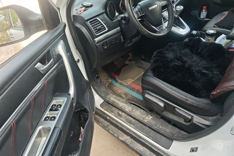 Used Haval M6 2019 1.5T DCT Two-Wheel Drive Value Edition China VI Standard Driver Seat