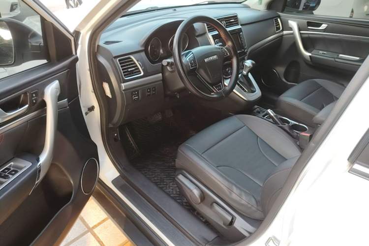 Used Haval M6 2019 1.5T DCT Two-Wheel Drive Elite Version China VI Standard Driver Seat