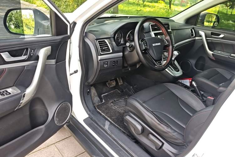 Used Haval M6 2019 1.5T DCT Two-Wheel Drive Value Edition China VI Standard Driver Seat