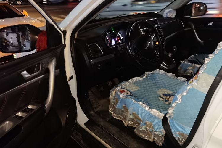 Used Haval M6 2019 1.5T Manual Two-Wheel Drive Elite Version China VI Standard Driver Seat