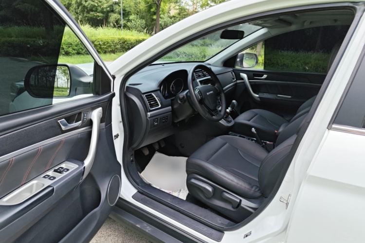 Used Haval M6 2019 1.5T Manual Two-Wheel Drive Elite Version China VI Standard Driver Seat