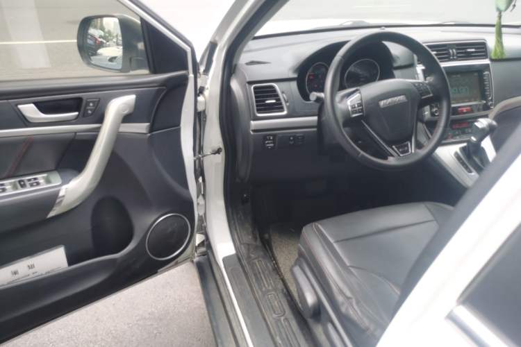 Used Haval M6 2019 1.5T DCT Two-Wheel Drive Elite Version China VI Standard Driver Seat