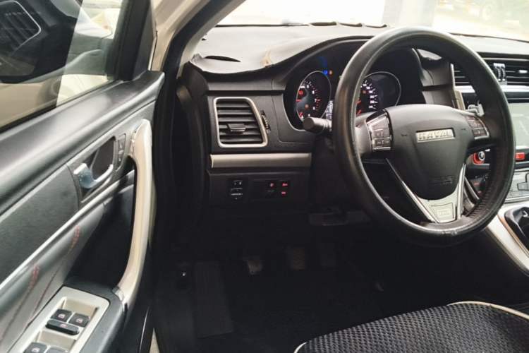 Used Haval M6 2019 1.5T Manual Two-Wheel Drive Elite Version China VI Standard Driver Seat