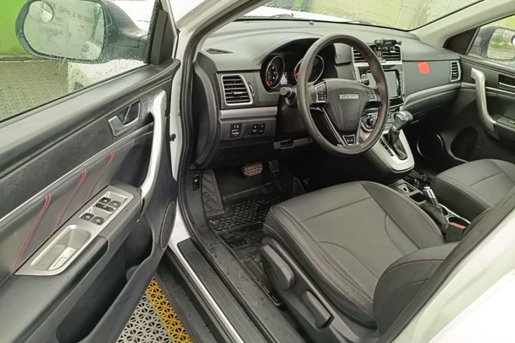 Used Haval M6 2019 1.5T DCT Two-Wheel Drive Elite Version China VI Standard Driver Seat