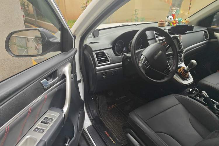 Used Haval M6 2019 1.5T Manual Two-Wheel Drive Elite Version China VI Standard Driver Seat