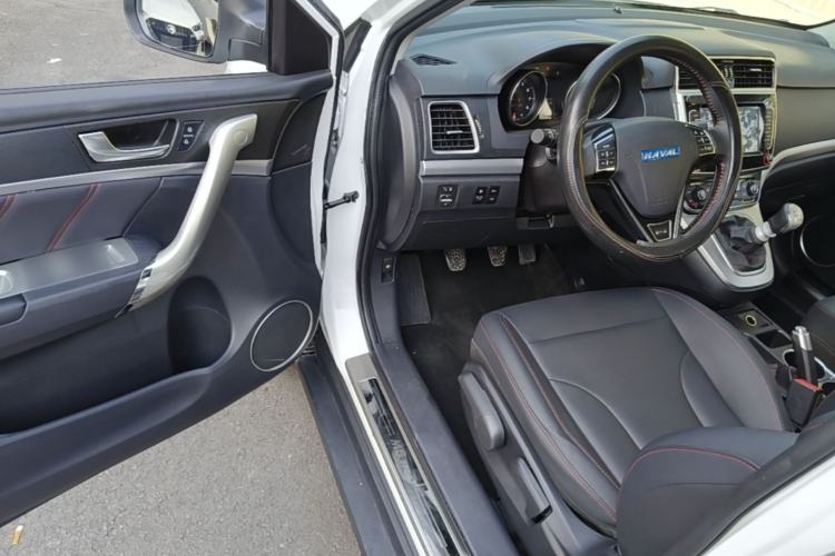 Used Haval M6 2019 1.5T Manual Two-Wheel Drive Elite Version China VI Standard Driver Seat