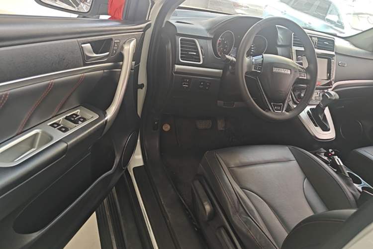 Used Haval M6 2019 1.5T DCT Two-Wheel Drive Elite Version China VI Standard Driver Seat
