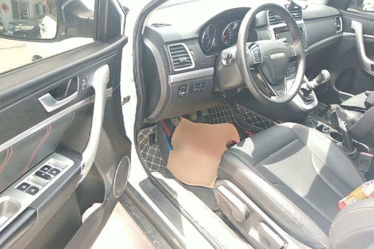 Used Haval M6 2019 1.5T Manual Two-Wheel Drive Elite Version China VI Standard Driver Seat