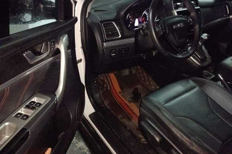 Used Haval M6 2019 1.5T DCT Two-Wheel Drive Elite Version China VI Standard Driver Seat