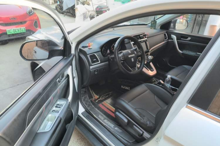 Used Haval M6 2019 1.5T DCT Two-Wheel Drive Value Edition China VI Standard Driver Seat