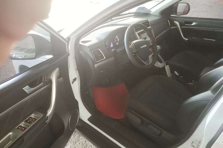 Used Haval M6 2019 1.5T DCT Two-Wheel Drive Elite Version China VI Standard Driver Seat