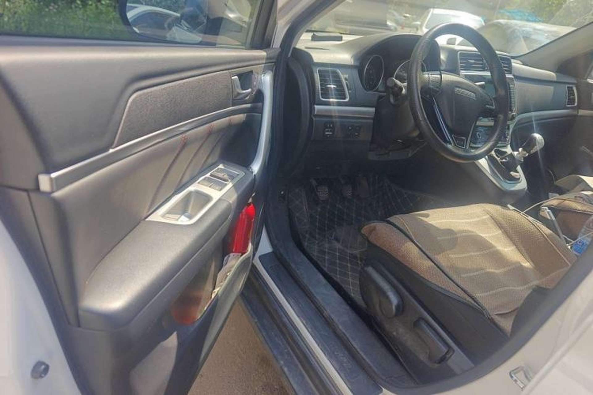Used Haval M6 2019 1.5T Manual Two-Wheel Drive Urban Version China VI Standard Driver Seat
