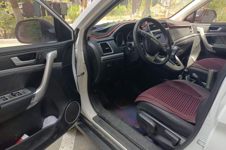 Used Haval M6 2019 1.5T DCT Two-Wheel Drive Urban Version China VI Standard Driver Seat