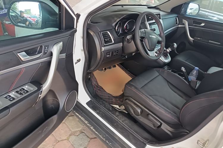 Used Haval M6 2019 1.5T Manual Two-Wheel Drive Elite Version China VI Standard Driver Seat