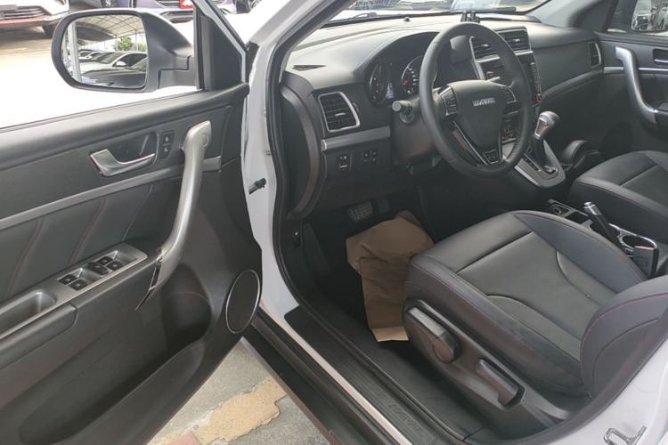Used Haval M6 2019 1.5T DCT Two-Wheel Drive Elite Version China VI Standard Driver Seat