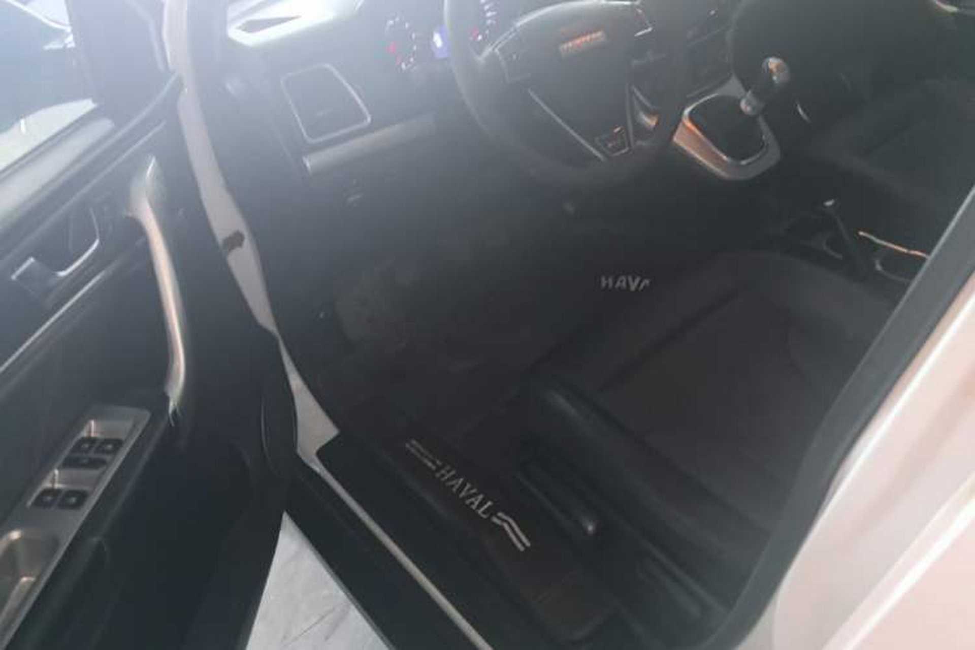 Used Haval M6 2019 1.5T Manual Two-Wheel Drive Elite Version China VI Standard Driver Seat