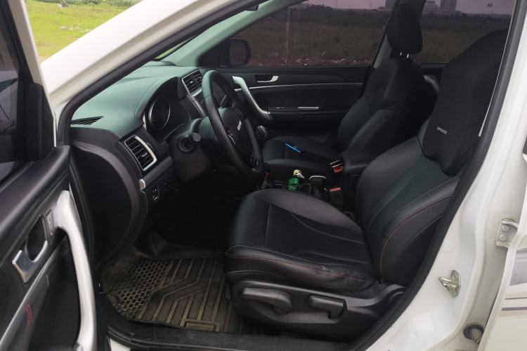 Used Haval M6 2019 1.5T Manual Two-Wheel Drive Elite Version China VI Standard Driver Seat