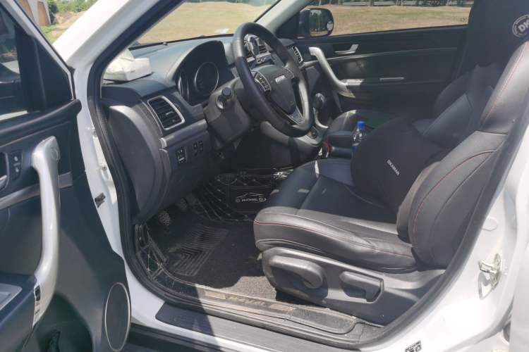 Used Haval M6 2019 1.5T Manual Two-Wheel Drive Elite Version China VI Standard Driver Seat