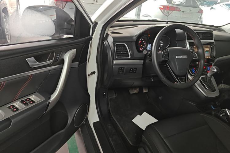 Used Haval M6 2019 1.5T DCT Two-Wheel Drive Elite Version China VI Standard Driver Seat