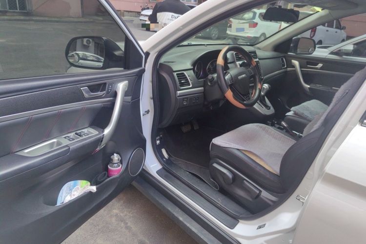 Used Haval M6 2019 1.5T DCT Two-Wheel Drive Urban Version China VI Standard Driver Seat