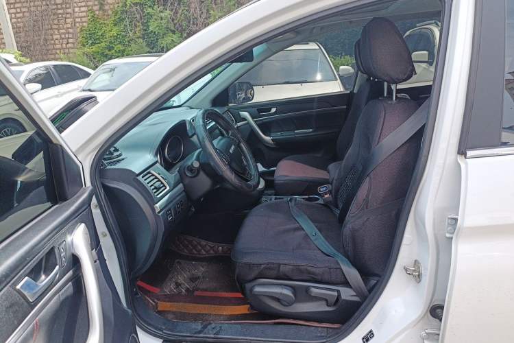 Used Haval M6 2019 1.5T DCT Two-Wheel Drive Value Edition China VI Standard Driver Seat