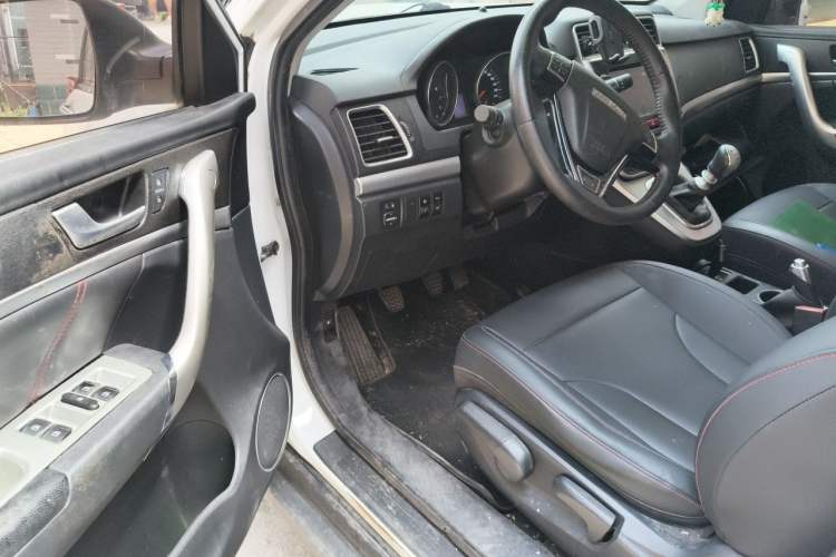 Used Haval M6 2019 1.5T Manual Two-Wheel Drive Elite Version China VI Standard Driver Seat