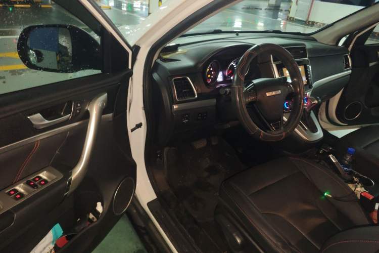 Used Haval M6 2019 1.5T DCT Two-Wheel Drive Value Edition China VI Standard Driver Seat