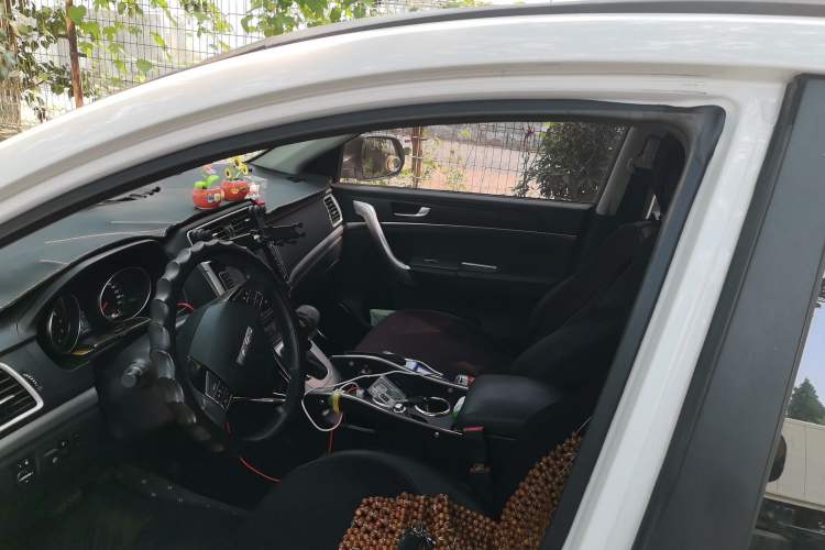 Used Haval M6 2019 1.5T DCT Two-Wheel Drive Value Edition China VI Standard Driver Seat
